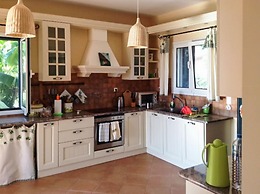 Villa Mitis - A Bohemian Private Pool Retreat