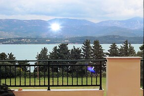 Villa Mitis - A Bohemian Private Pool Retreat