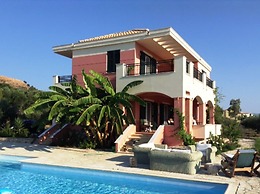 Villa Mitis - A Bohemian Private Pool Retreat