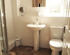 Modern 2 Bedroom Glasgow Apartment