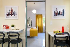 Heart of Old Town Cozy Home - Yard & Parking