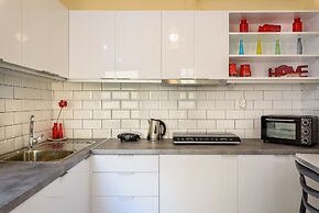 Heart of Old Town Cozy Home - Yard & Parking