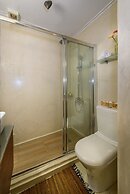 Heart of Old Town Cozy Home - Yard & Parking