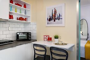 Heart of Old Town Cozy Home - Yard & Parking