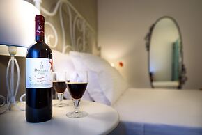 Heart of Old Town Cozy Home - Yard & Parking