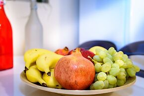 Heart of Old Town Cozy Home - Yard & Parking