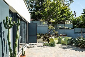 Artistic Private Pool Villa with Gorgeous Gardens