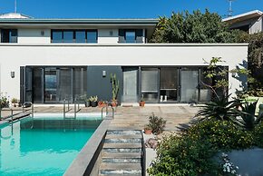 Artistic Private Pool Villa with Gorgeous Gardens