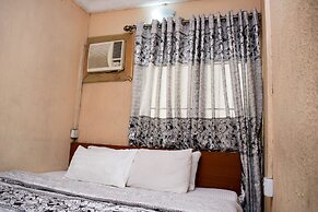 Maxton Suites Magodo