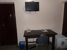 Maxton Suites Magodo