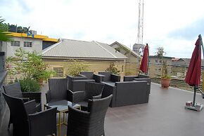 Kings Celia Hotel & Suites