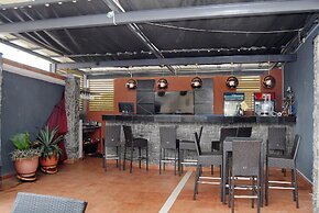 Kings Celia Hotel & Suites