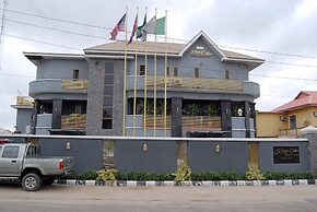 Kings Celia Hotel & Suites