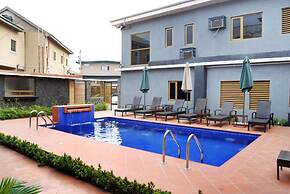 Kings Celia Hotel & Suites