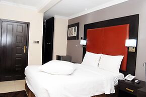 Kings Celia Hotel & Suites