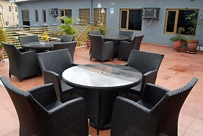 Kings Celia Hotel & Suites