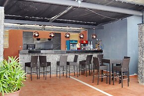 Kings Celia Hotel & Suites