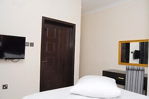 Kings Celia Hotel & Suites