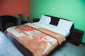 Alfoscar Hotel & Suites