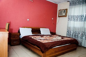 Alfoscar Hotel & Suites
