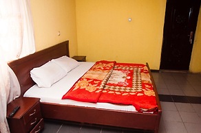 Alfoscar Hotel & Suites