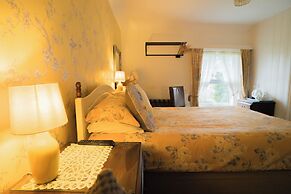 Maison Dieu Guest House