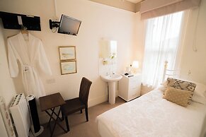 Maison Dieu Guest House