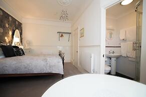 Maison Dieu Guest House