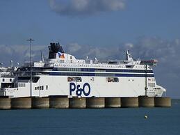 Maison Dieu Guest House