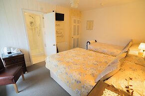 Maison Dieu Guest House