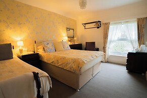 Maison Dieu Guest House