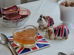 Maison Dieu Guest House