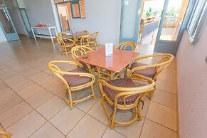 Cenetra Hotel