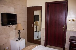 Tivoli Residence & Bar