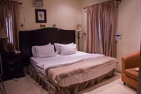 Tivoli Residence & Bar