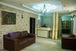 Tivoli Residence & Bar