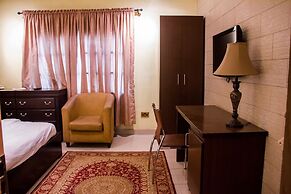 Tivoli Residence & Bar