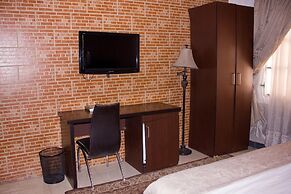 Tivoli Residence & Bar