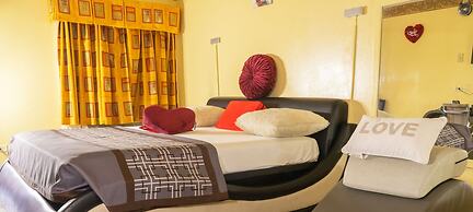 Luxe Inn and Suites