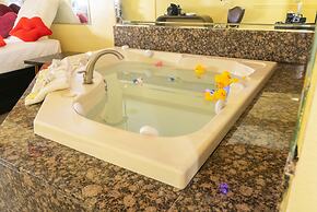 Luxe Inn and Suites