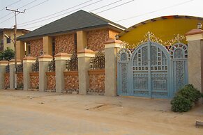 Owee's Place