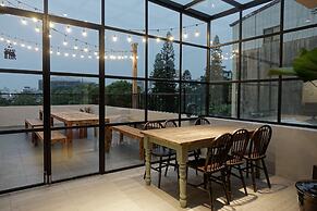 CaoJi Book inn Hostel