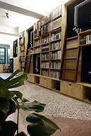 CaoJi Book inn Hostel