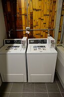 CaoJi Book inn Hostel