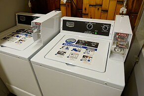 CaoJi Book inn Hostel