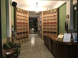 CaoJi Book inn Hostel