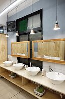 CaoJi Book inn Hostel