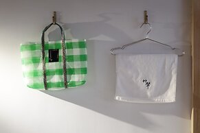 CaoJi Book inn Hostel