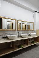 CaoJi Book inn Hostel