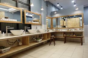 CaoJi Book inn Hostel